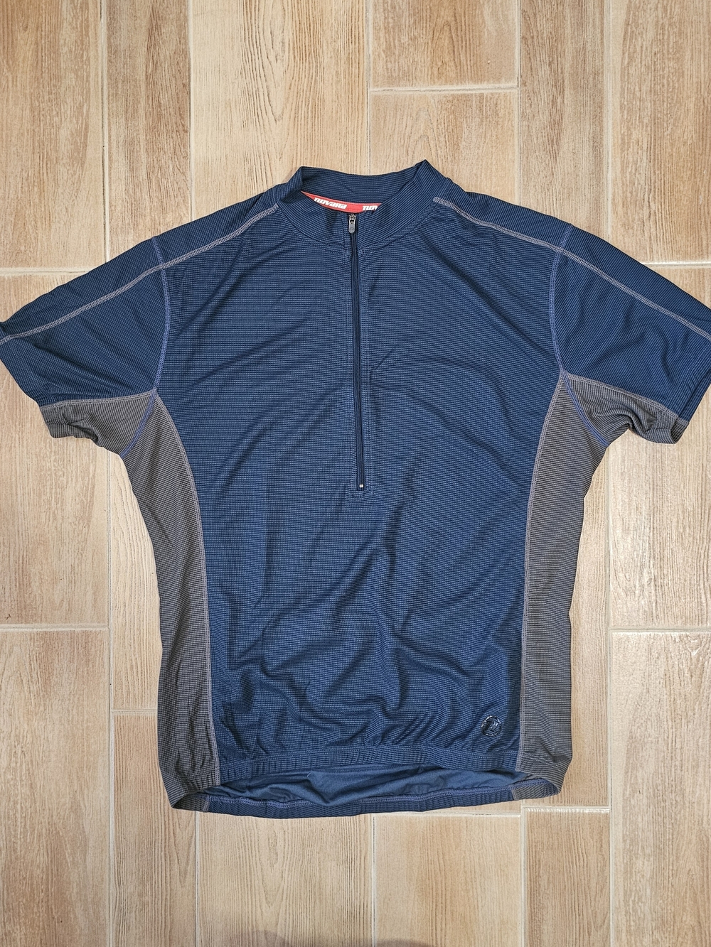 Novara Navy and Gray Half-Zip Cycling Jersey Shirt, Men's Medium